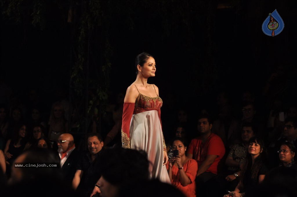 AVIBFW 2012 Grand Finale - 52 / 112 photos