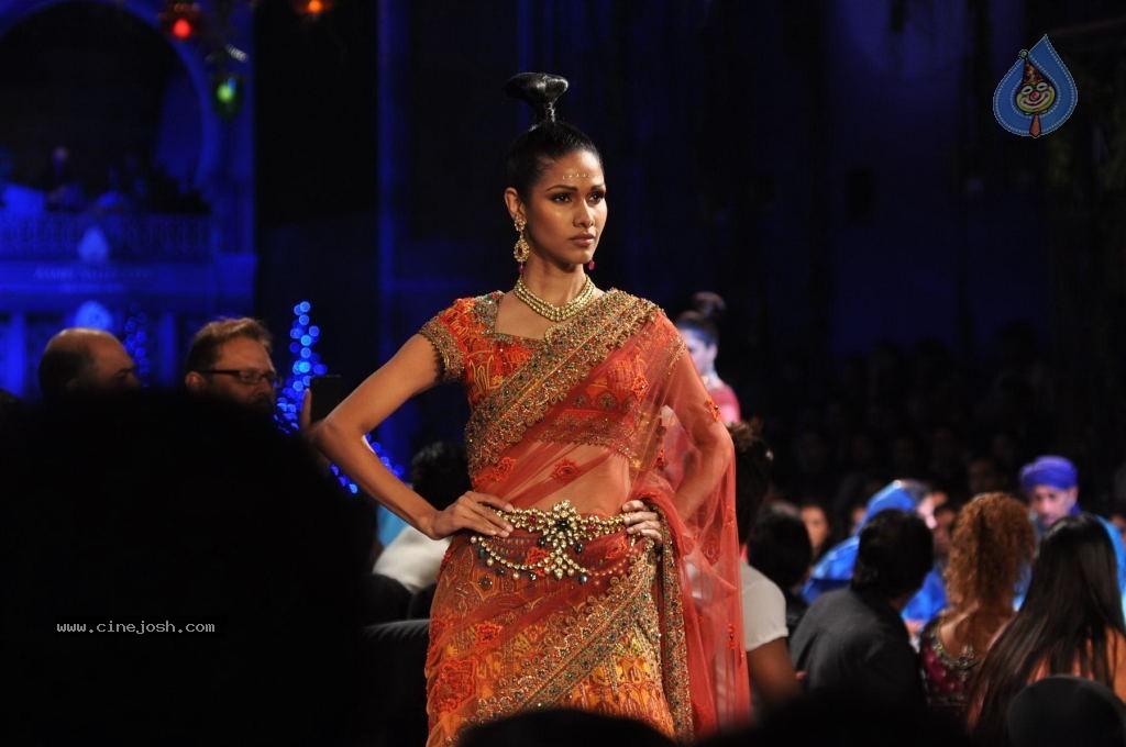 AVIBFW 2012 Grand Finale - 64 / 112 photos