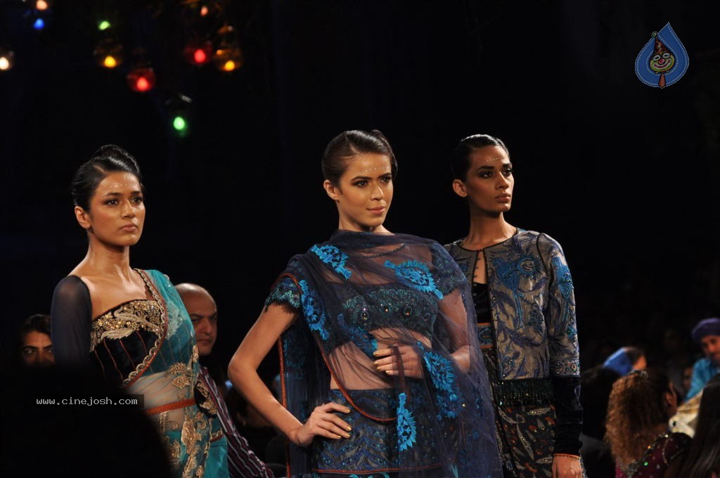 AVIBFW 2012 Grand Finale - 70 / 112 photos