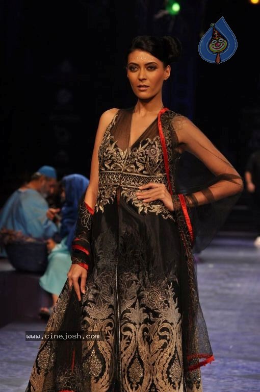 AVIBFW 2012 Grand Finale - 84 / 112 photos