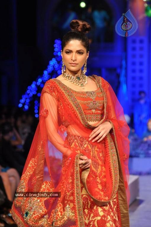 AVIBFW 2012 Grand Finale - 106 / 112 photos
