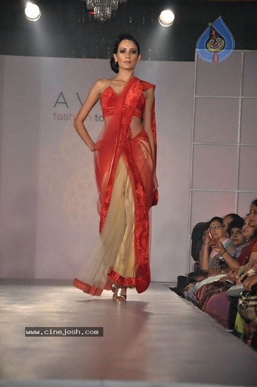 Avon Fashion Tour 2011 Show - 24 / 38 photos
