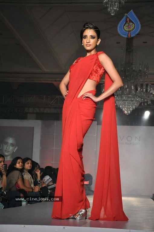 Avon Fashion Tour 2011 Show - 25 / 38 photos