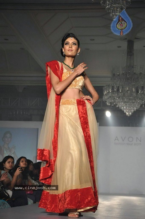 Avon Fashion Tour 2011 Show - 26 / 38 photos