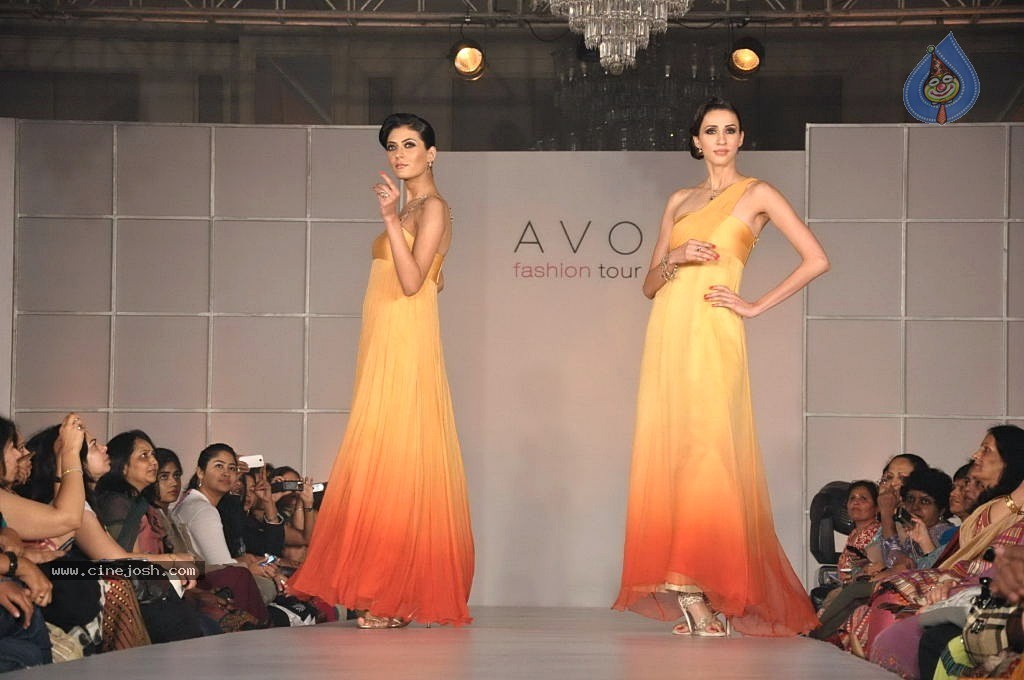 Avon Fashion Tour 2011 Show - 30 / 38 photos