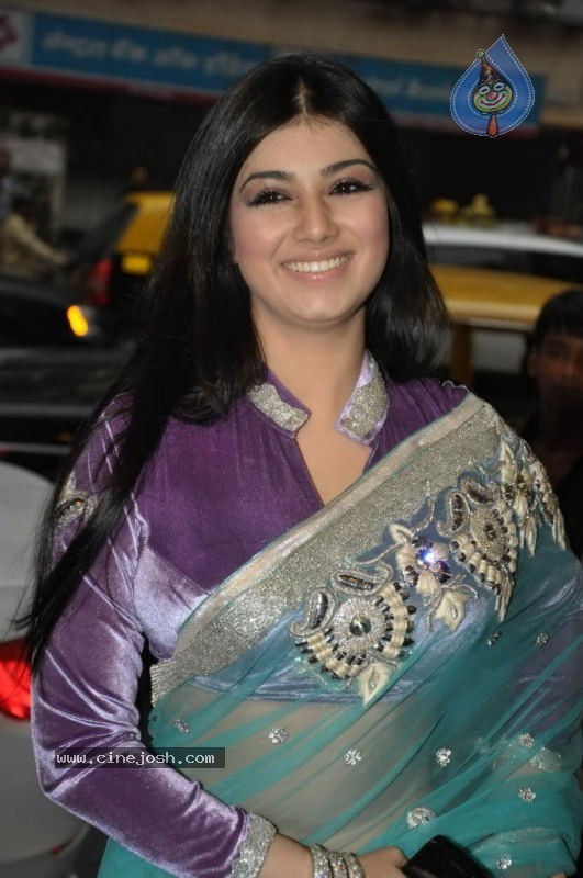Ayesha Takia n Ranvijay at Riyaz Gangji Store - 2 / 44 photos
