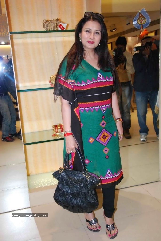 AZA Nishaka Lulla Showcase Event - 2 / 59 photos