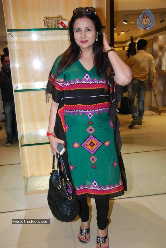 AZA Nishaka Lulla Showcase Event - 22 / 59 photos