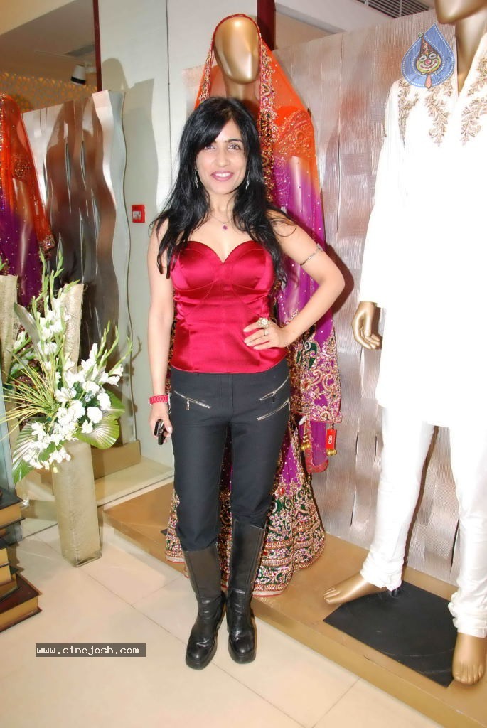 AZA Nishaka Lulla Showcase Event - 29 / 59 photos