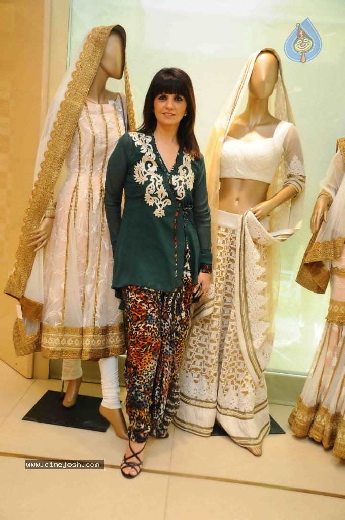 AZA Nishaka Lulla Showcase Event - 32 / 59 photos