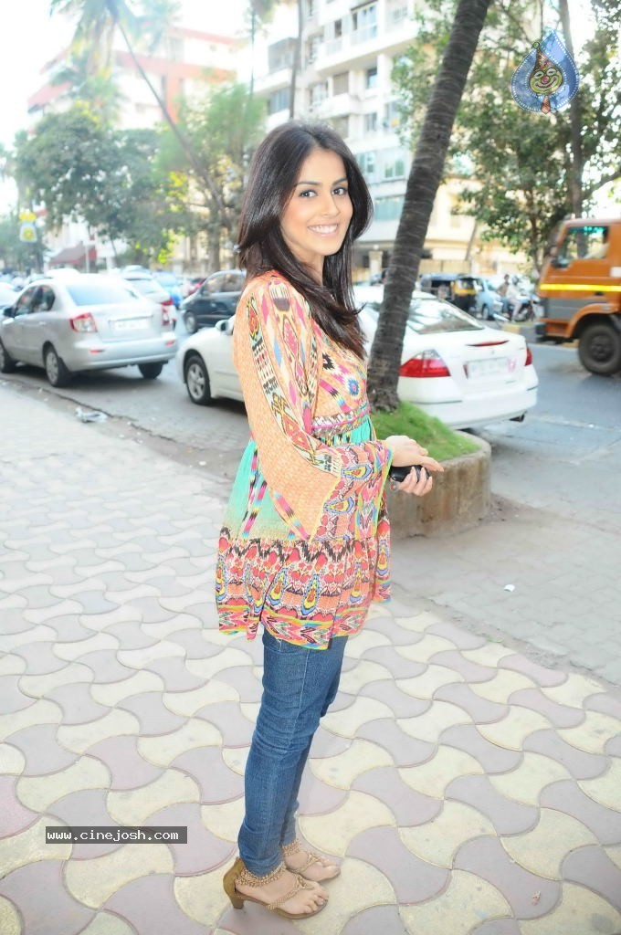 AZA Nishaka Lulla Showcase Event - 33 / 59 photos