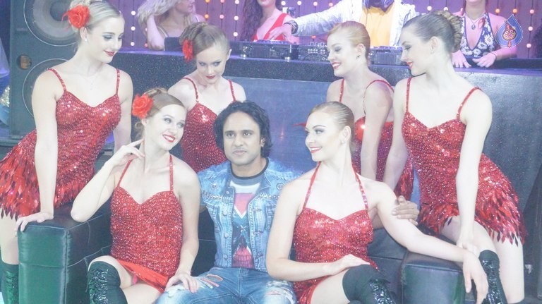 B Positive Film Item Song Shoot - 28 / 37 photos