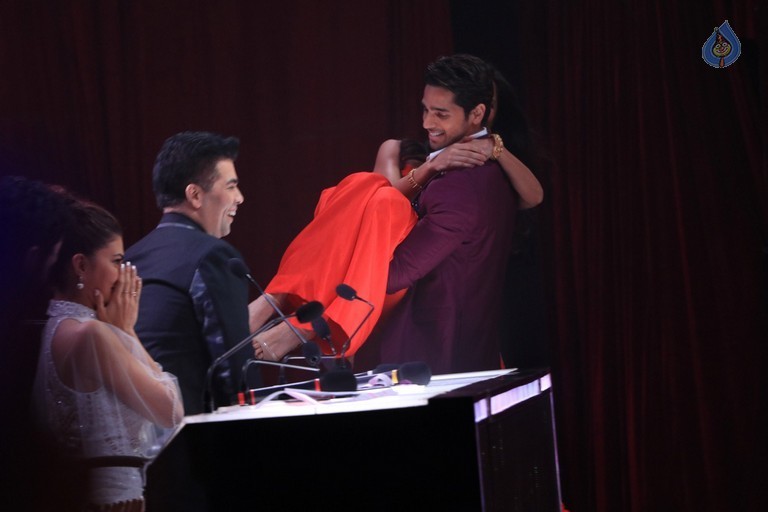 Baar Baar Dekho Team at Set of Jhalak Dikhhla Jaa - 6 / 42 photos