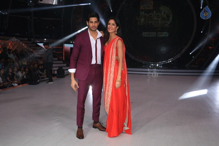 Baar Baar Dekho Team at Set of Jhalak Dikhhla Jaa - 23 / 42 photos