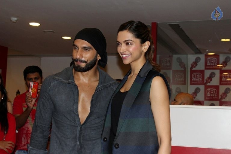 Bajirao Mastani Promotion at Red FM - 4 / 19 photos