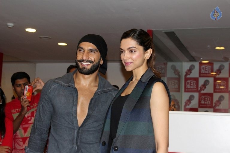 Bajirao Mastani Promotion at Red FM - 7 / 19 photos