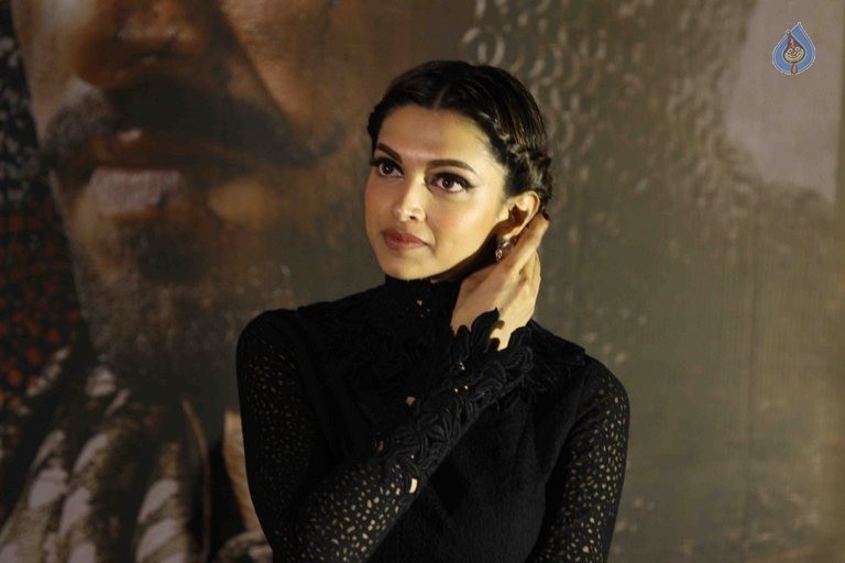 Bajirao Mastani Trailer Launch Photos - 10 / 42 photos