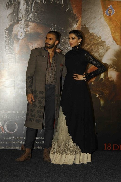 Bajirao Mastani Trailer Launch Photos - 15 / 42 photos