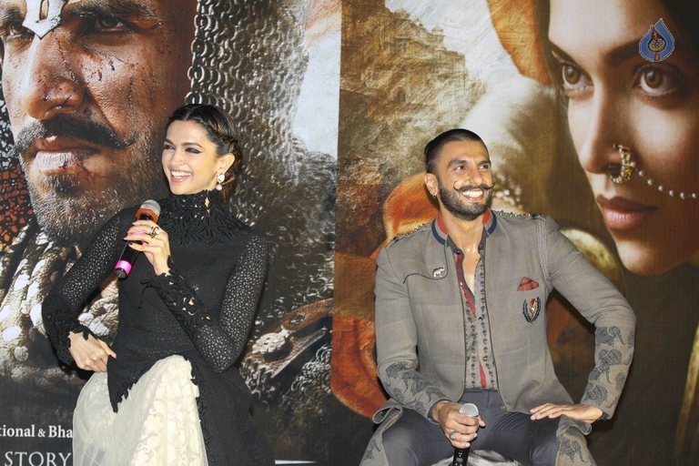 Bajirao Mastani Trailer Launch Photos - 25 / 42 photos
