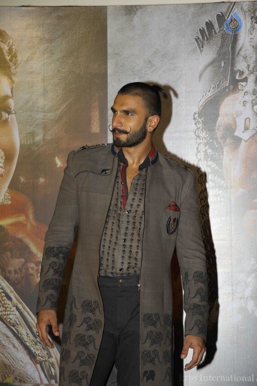 Bajirao Mastani Trailer Launch Photos - 37 / 42 photos
