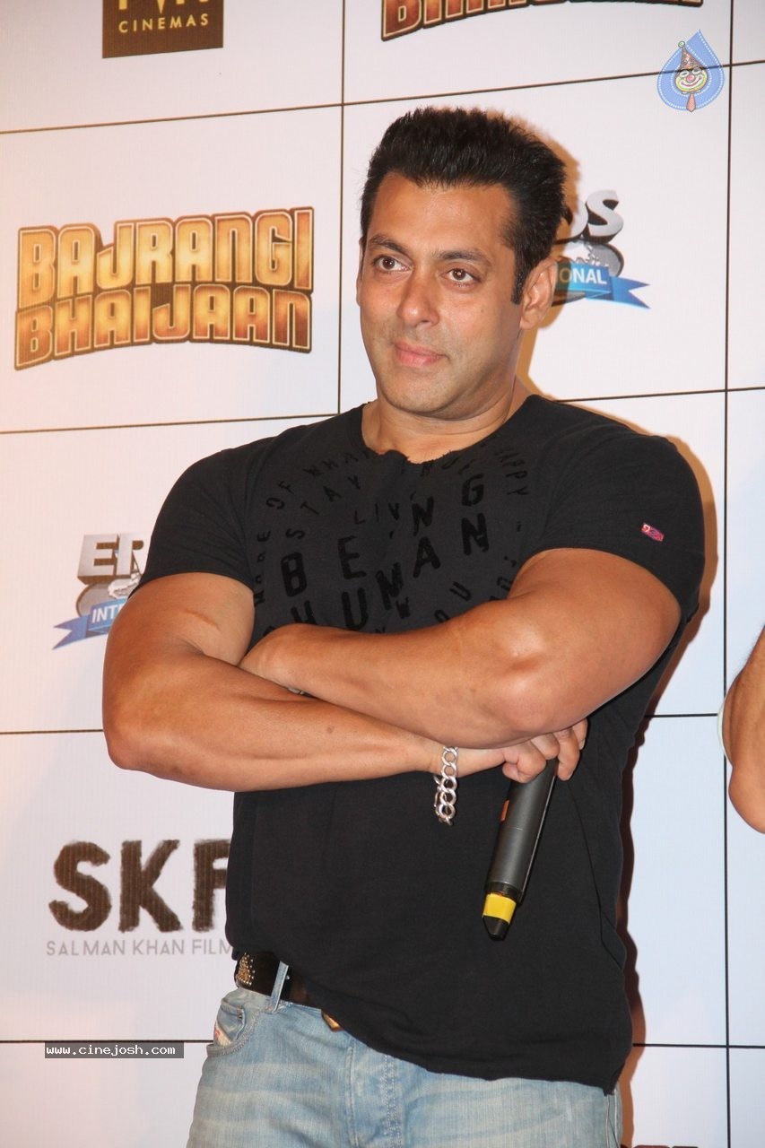 Bajrangi Bhaijaan Trailer Launch - 28 / 128 photos