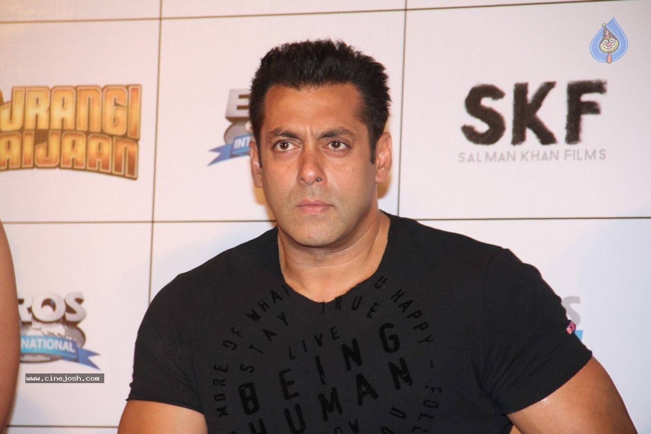 Bajrangi Bhaijaan Trailer Launch - 30 / 128 photos