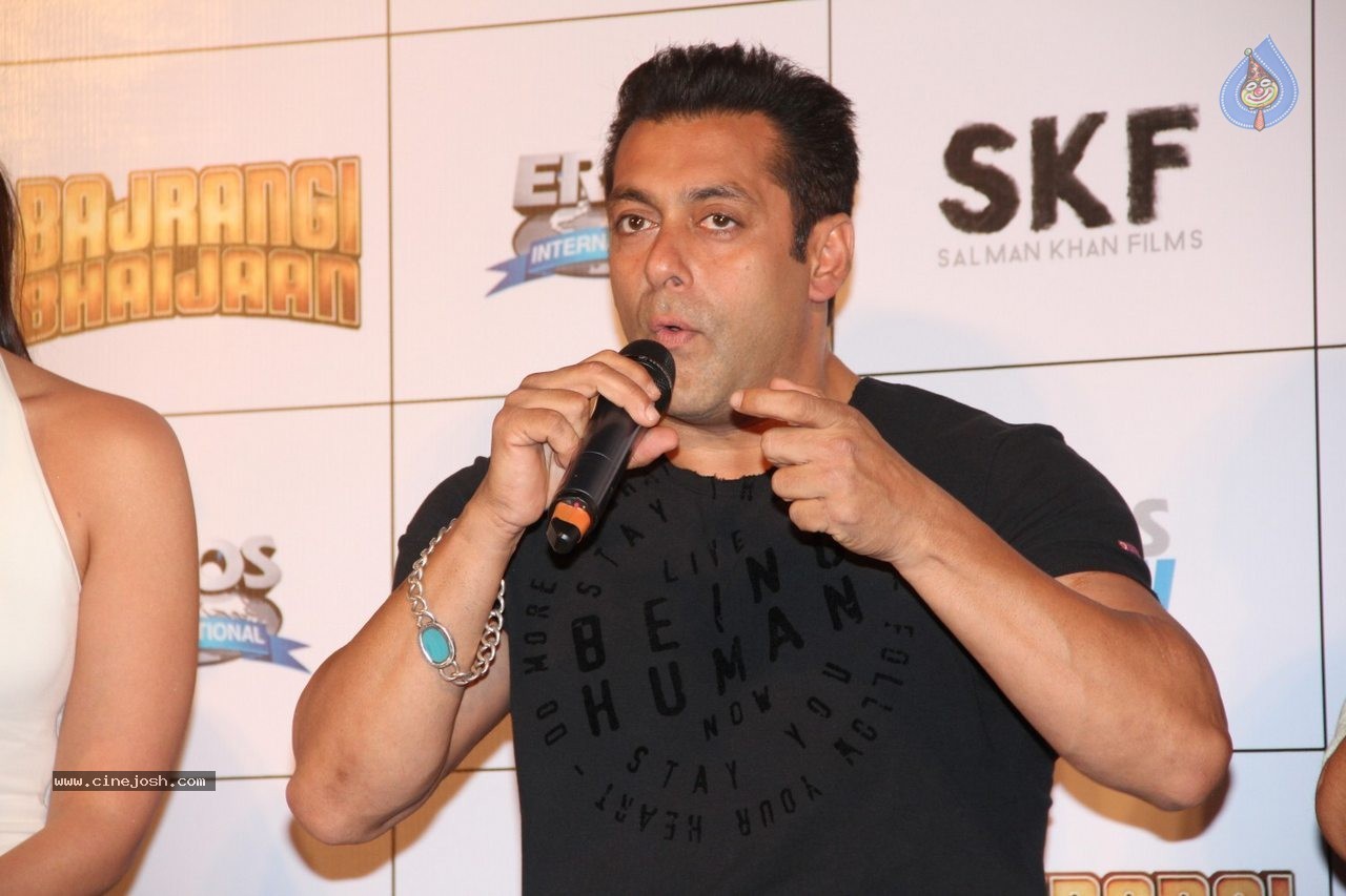 Bajrangi Bhaijaan Trailer Launch - 105 / 128 photos