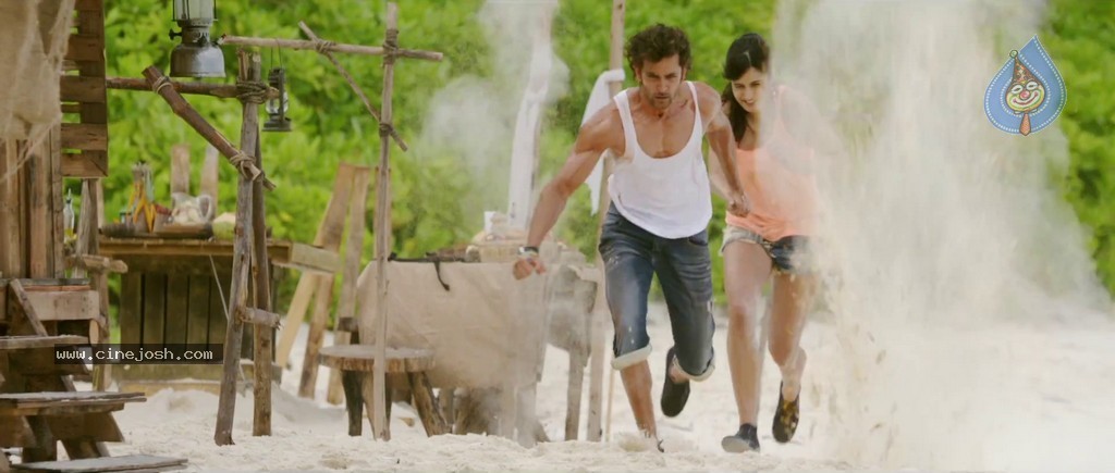 Bang Bang Movie Stills - 2 / 28 photos