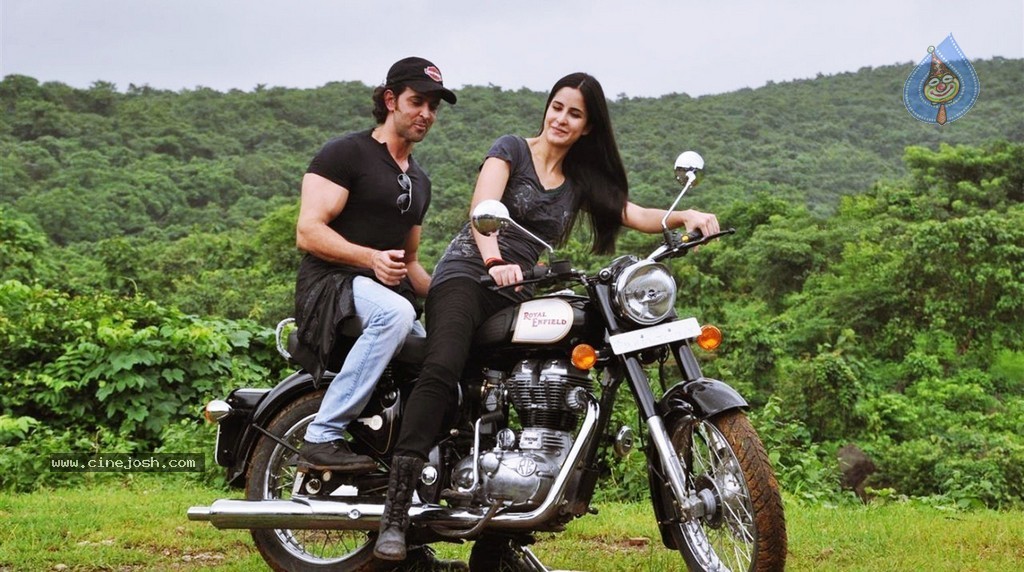 Bang Bang Movie Stills - 11 / 28 photos