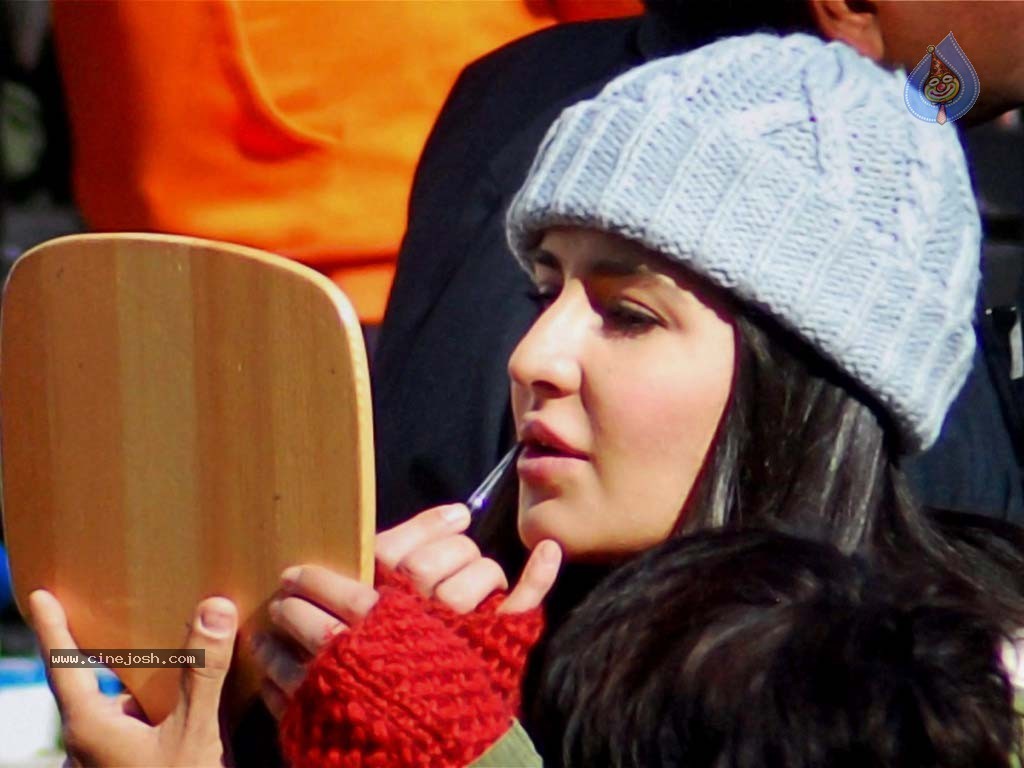 Bang Bang Movie Stills - 19 / 28 photos
