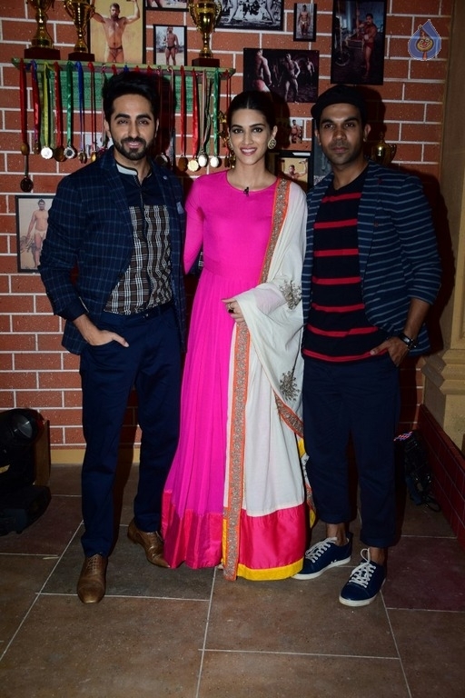 Bareilly Ki Barfi Team at TV Comedy Dangal - 34 / 41 photos