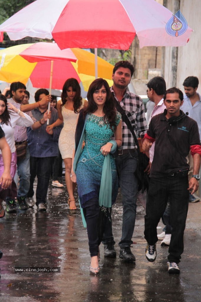 Barfi Team at Zee TV Sets - 13 / 28 photos