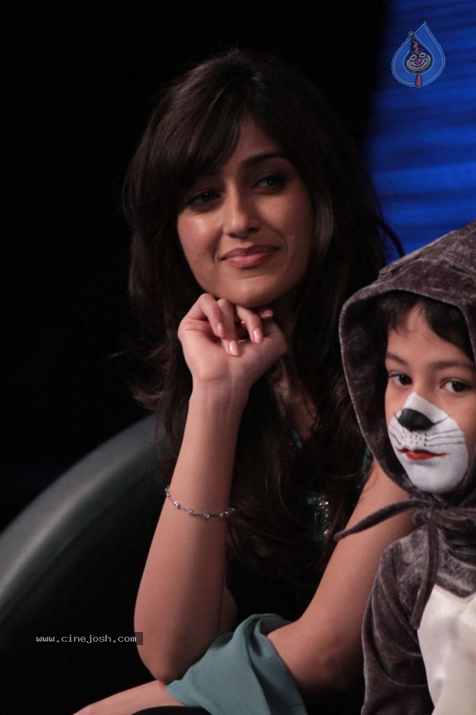 Barfi Team at Zee TV Sets - 21 / 28 photos