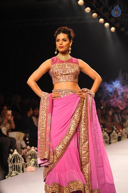 Beti Show by Gitanjali at IIJW 2015 - 27 / 96 photos