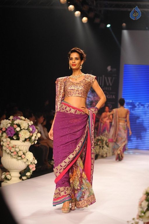 Beti Show by Gitanjali at IIJW 2015 - 38 / 96 photos