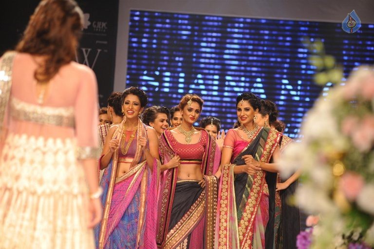 Beti Show by Gitanjali at IIJW 2015 - 59 / 96 photos