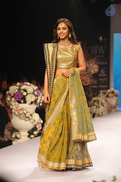 Beti Show by Gitanjali at IIJW 2015 - 76 / 96 photos