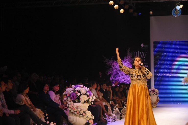 Beti Show by Gitanjali at IIJW 2015 - 77 / 96 photos