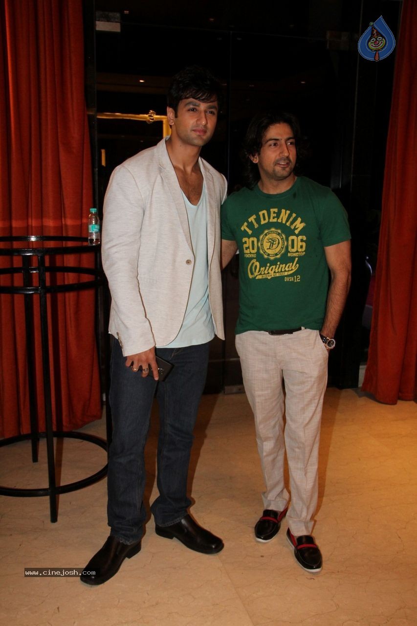 Bezubaan Ishq Trailer and Music Launch - 27 / 64 photos