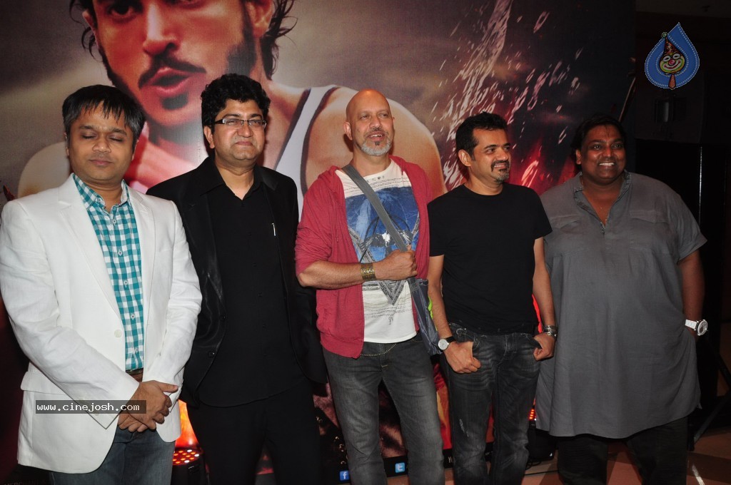 Bhag Milkha Bhag Success Party - 12 / 40 photos