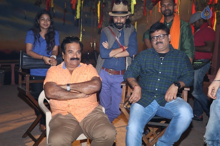 Bhaiyyaji Superhit Film On Location - 16 / 35 photos