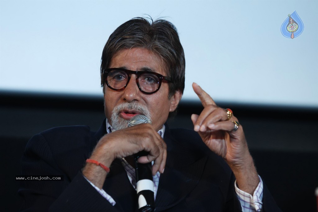 Big B at Eklavya Special Show - 7 / 31 photos