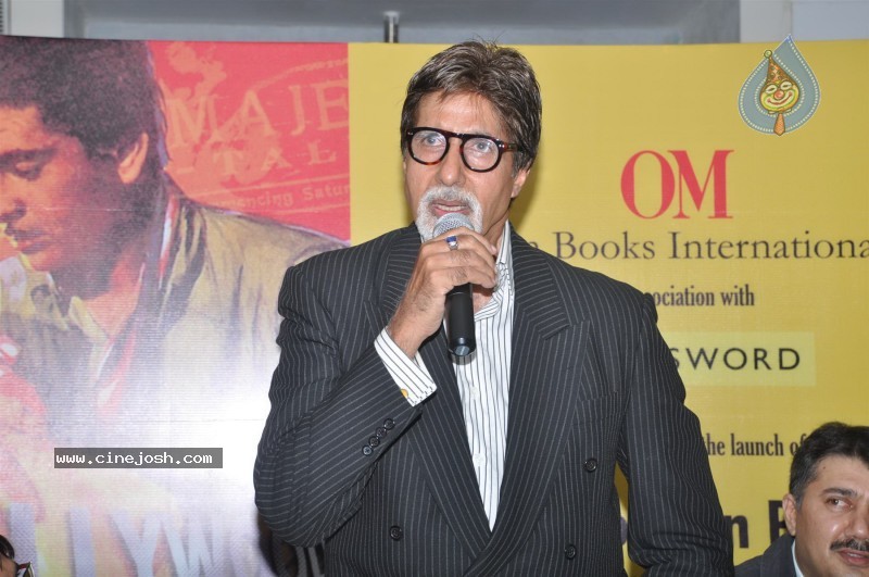 Big B launches Bollywood in Posters Book  - 2 / 18 photos