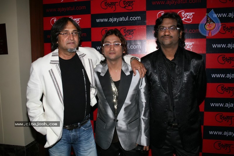 Big B, Raj Thackeray at a website launch. - 4 / 29 photos