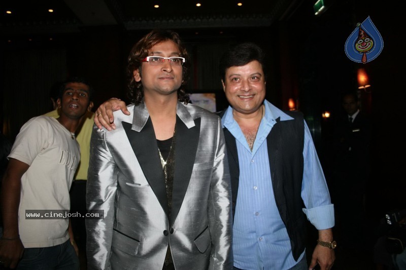 Big B, Raj Thackeray at a website launch. - 13 / 29 photos