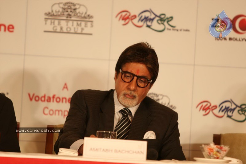Big B Launches Phir Mile Sur Album - 12 / 21 photos