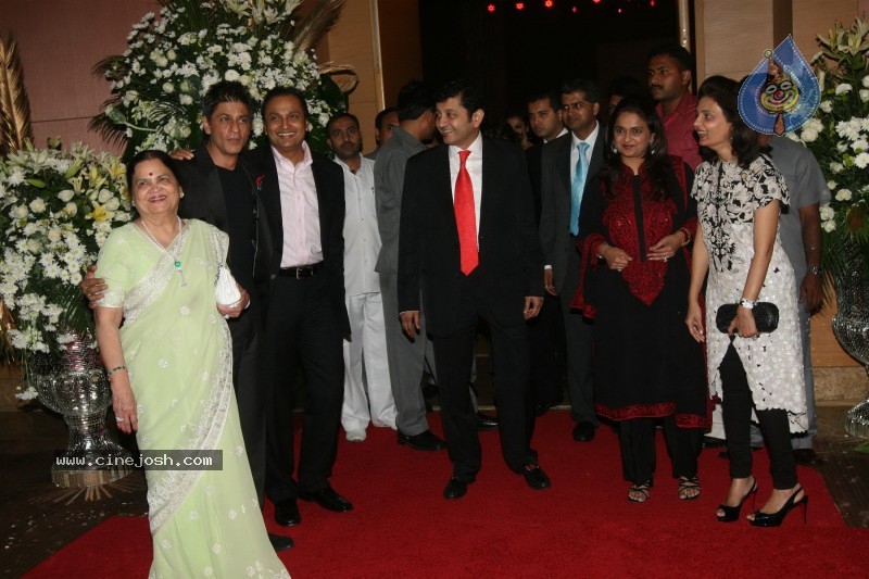 Big Bollywood Bash by Anil Ambani - 13 / 30 photos