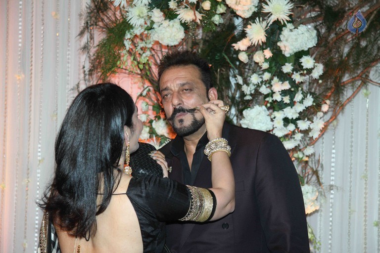 Bipasha Basu Wedding Reception Photos 1 - 33 / 58 photos
