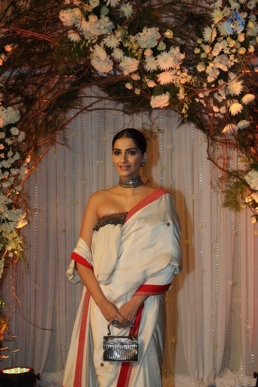 Bipasha Basu Wedding Reception Photos 2 - 26 / 60 photos