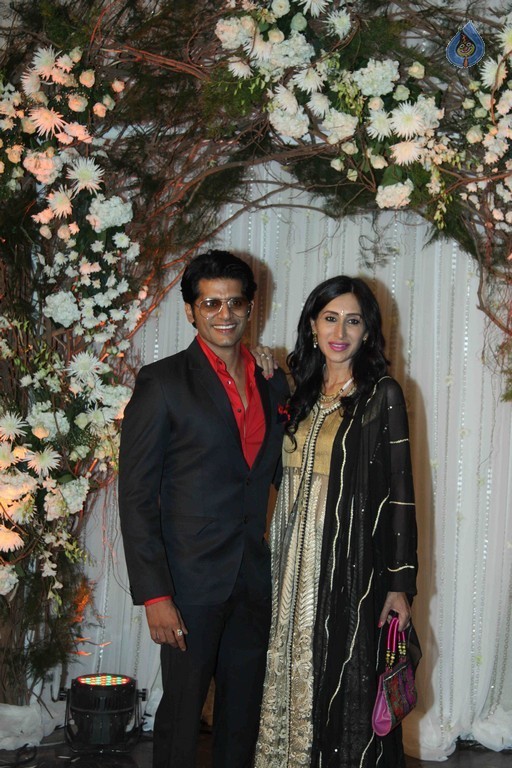 Bipasha Basu Wedding Reception Photos 2 - 27 / 60 photos
